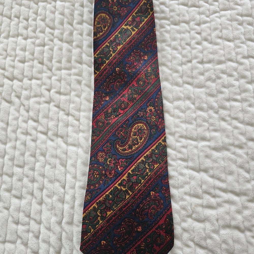 Abercrombie & Fitch Vintage Multicolor Paisley‎ Silk Tie Made In England